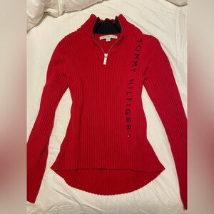 red Tommy Hilfiger L sweater